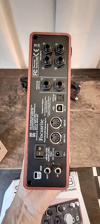 Attrezzatura per studi di registrazione: Interface Focusrite Scarlett 18i8 – Usato da Winterthur venduto da osclarinet 2