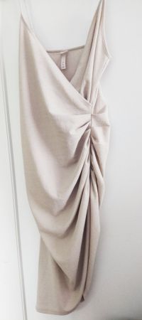Sommerliches Kleid in Beige, Grösse M- Neuwertig!