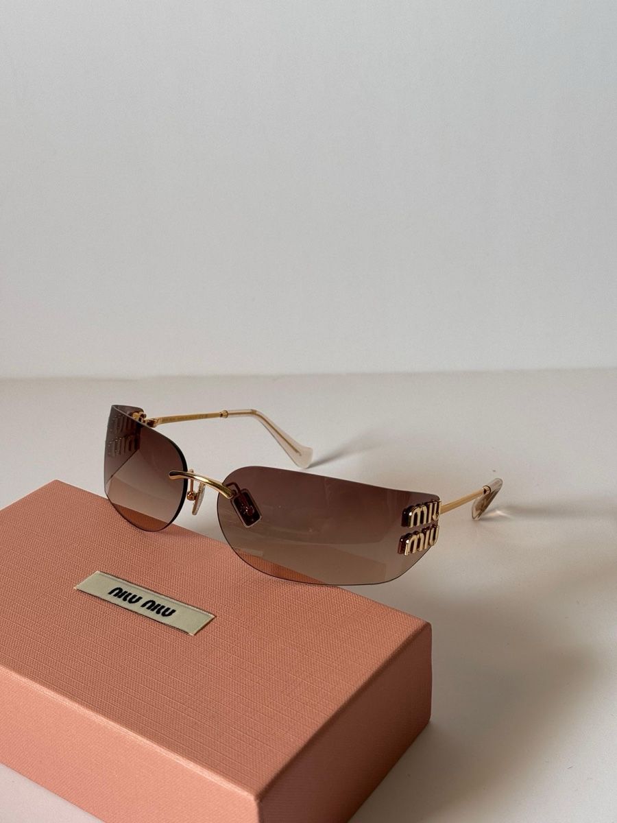 Miu Miu Occhiali & Lenti: Lunettes Miu Miu – Nuovo (secondo la descrizione) da Neuchâtel venduto da xiao_bei