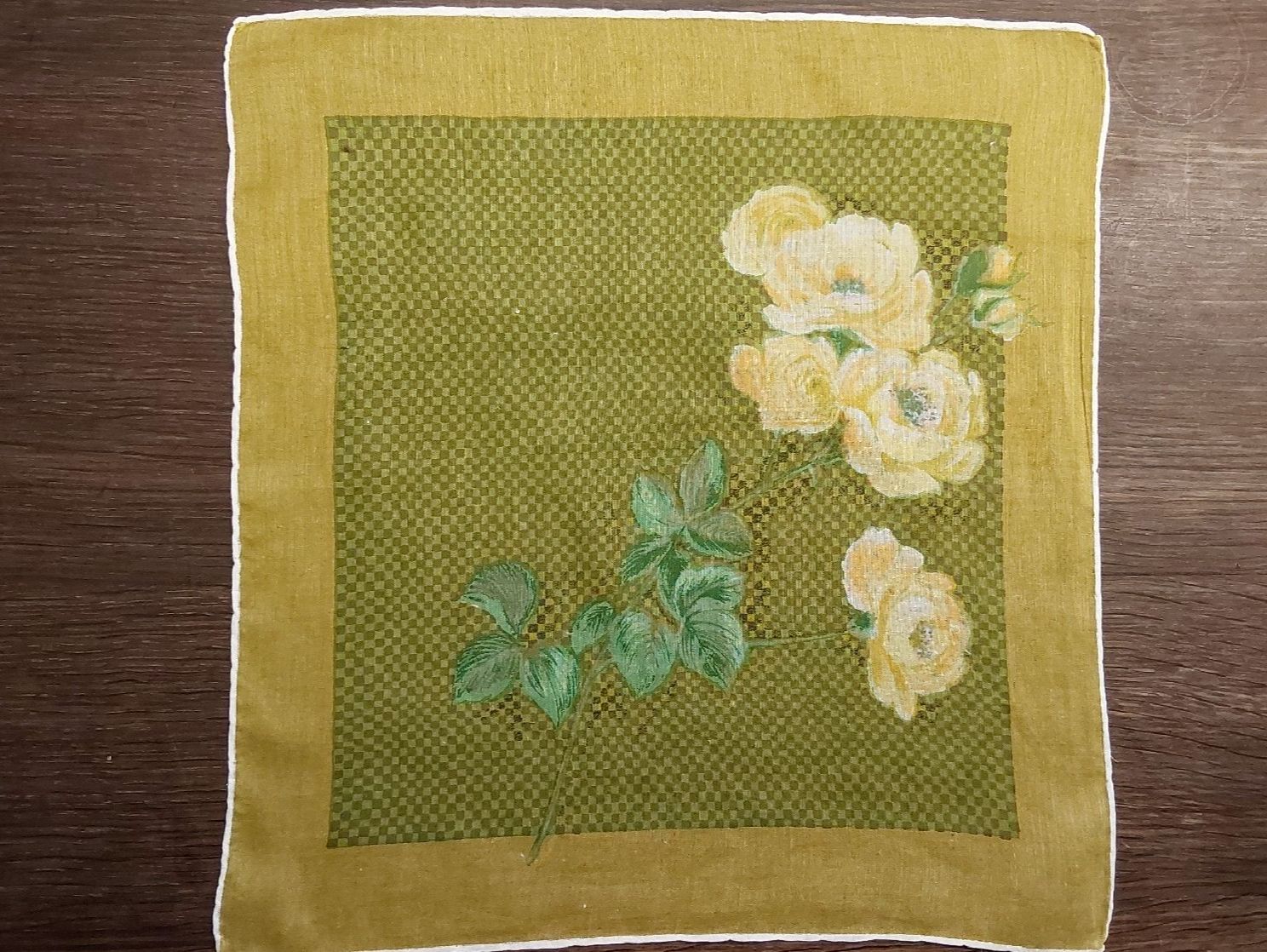 Autres vêtements & accessoires: Taschentuch Motiv Rose – D'occasion à Köniz par scopello12