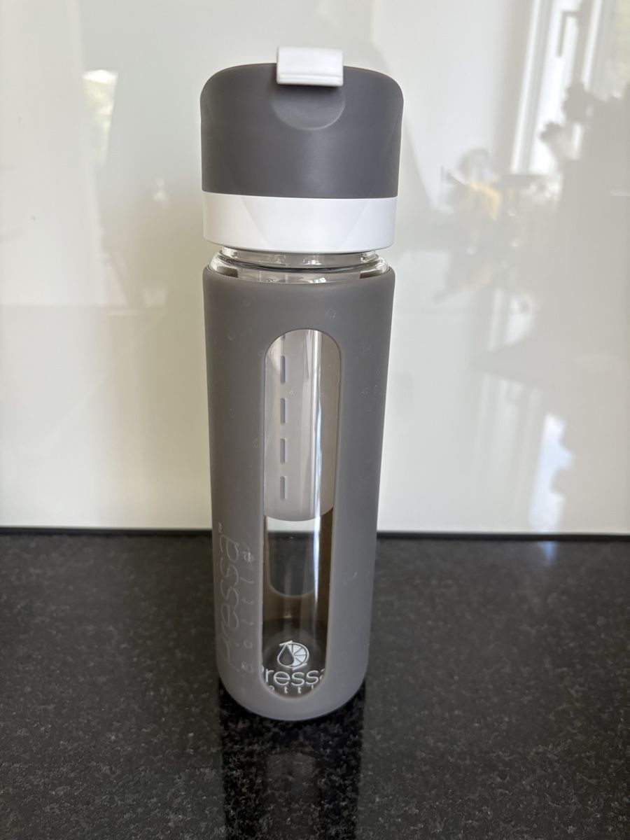 Borracce & Thermos: Trinkflasche PressaBottle 0.7l, anthrazit – Usato da Zwillikon venduto da Eni88