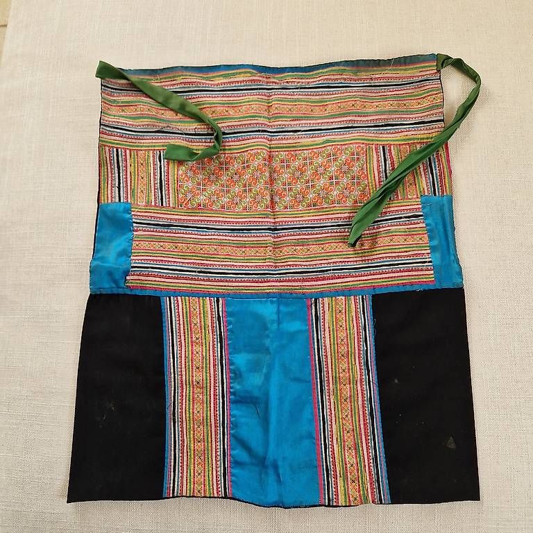 Jupes: Surjupe Hmong - pièce unique – D'occasion à Lausanne par fclaus-2009 1