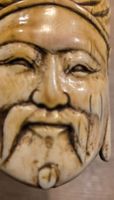 Antikes chinesisches Schnitzrelief – Gelehrtenkopf aus Knoch