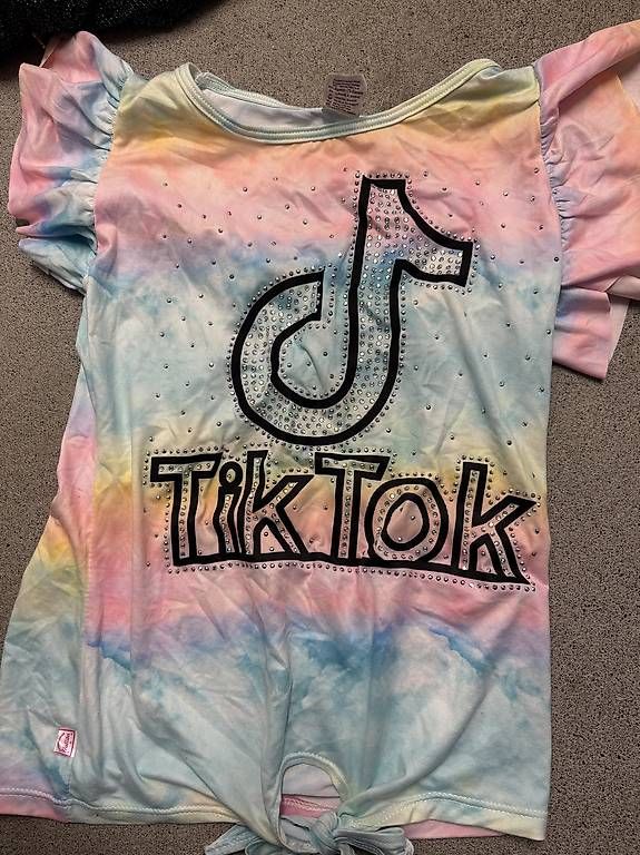Camicette, T-shirt & Top: Tik tok shirt – Usato da Matten b. Interl venduto da pimkie84