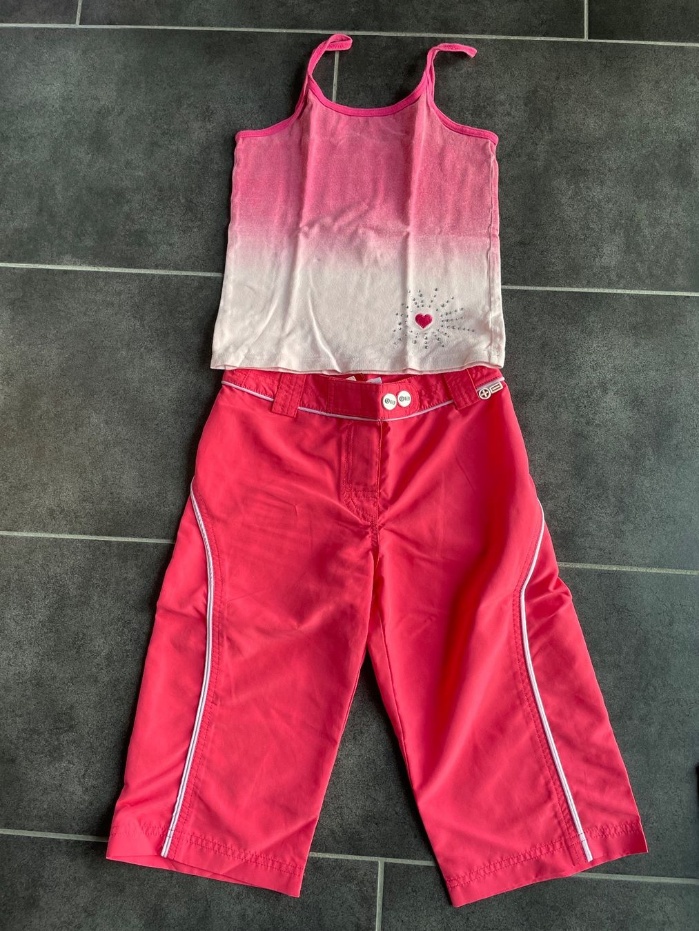 Kleiderpakete & -sets: Shorts & 2 Shirts Gr. 140 – Gebraucht aus Goldswil von _Dudy_ 3
