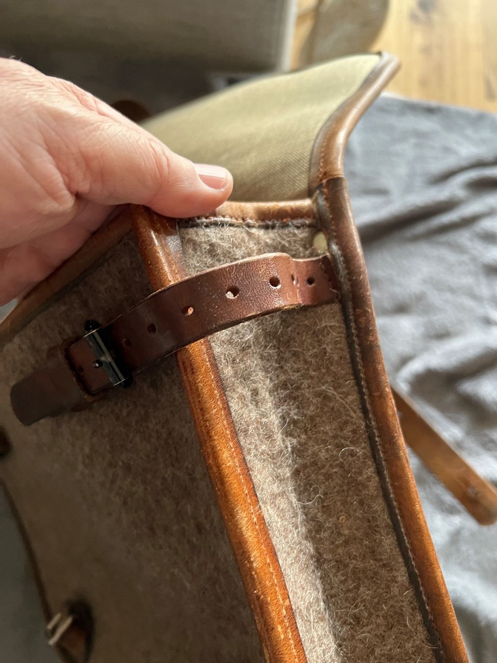 Schweizer Armee Taschen: Kulttasche aus Schweizer Armee-Wolldecke – Gebraucht aus Stansstad von Dalmatinerhjf 2