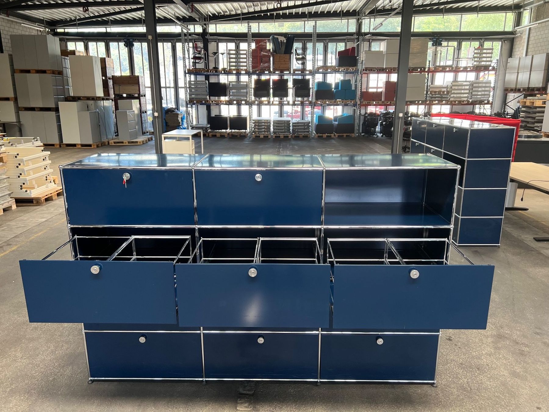 USM Scaffali: USM Haller Highboard 3x4 in blau – Usato da Wangen an der Aare venduto da TBYN 3