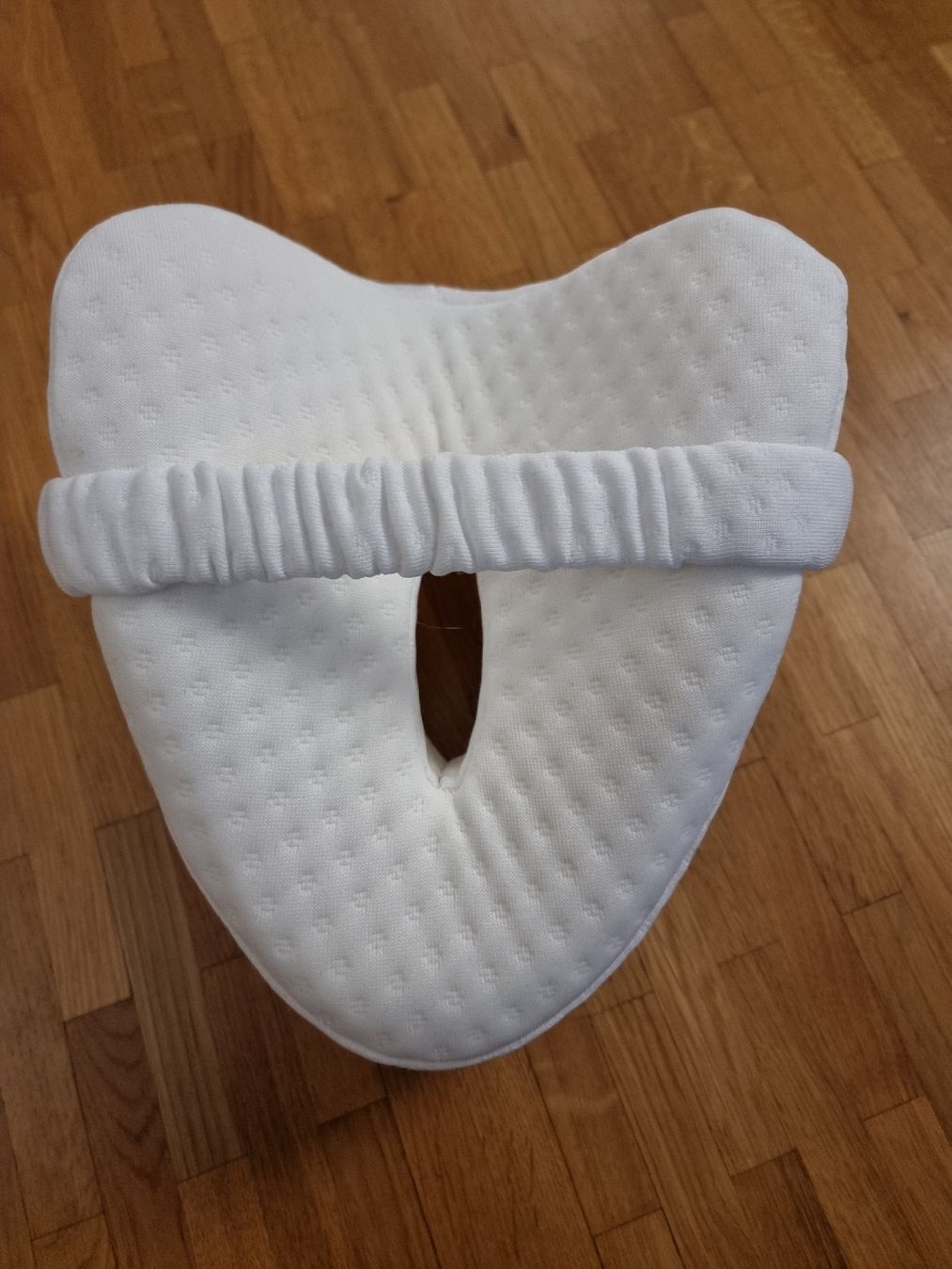 Cuscini: Coussin médical pour genoux – Nuovo (secondo la descrizione) da Veyrier venduto da Leilazizou 1