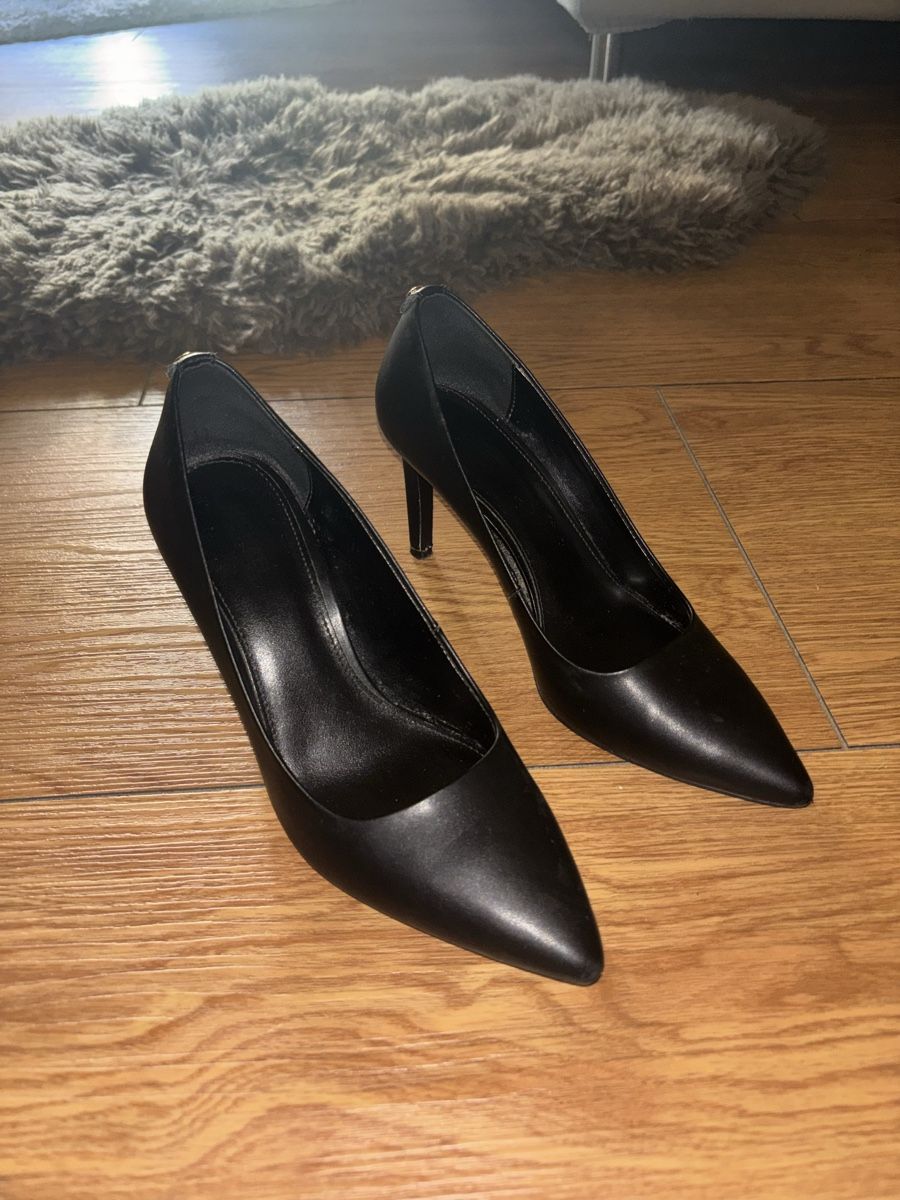 Michael Kors Chaussures femmes: Michael Kors Pumps schwarz Grösse 36 – D'occasion à Münchenstein par ali_ff75 3