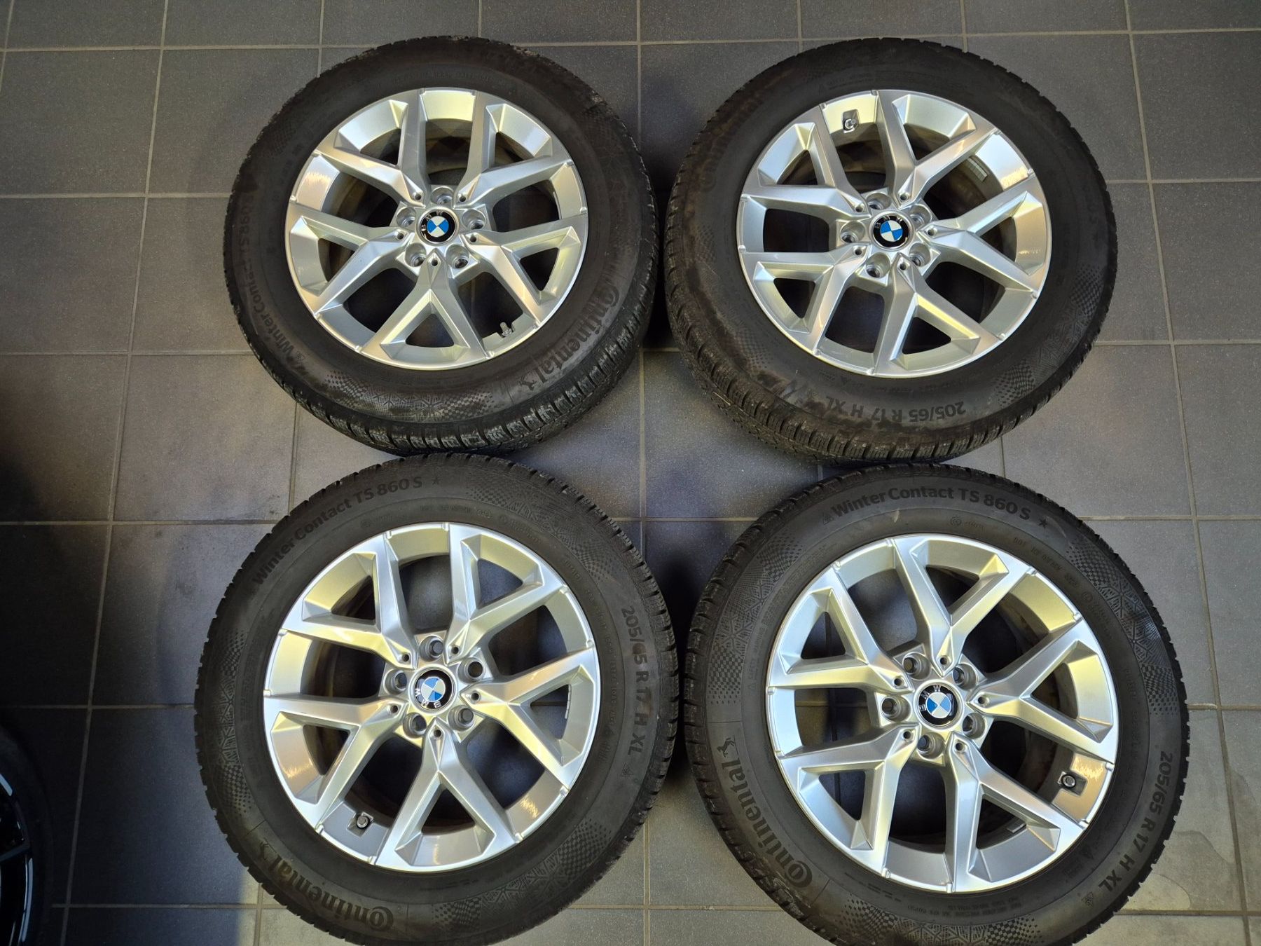 BMW Pneumatici & Ruote complete: Winterräder 17" BMW iX1 – Usato da Winterthur venduto da WEWi-Ersatzteile