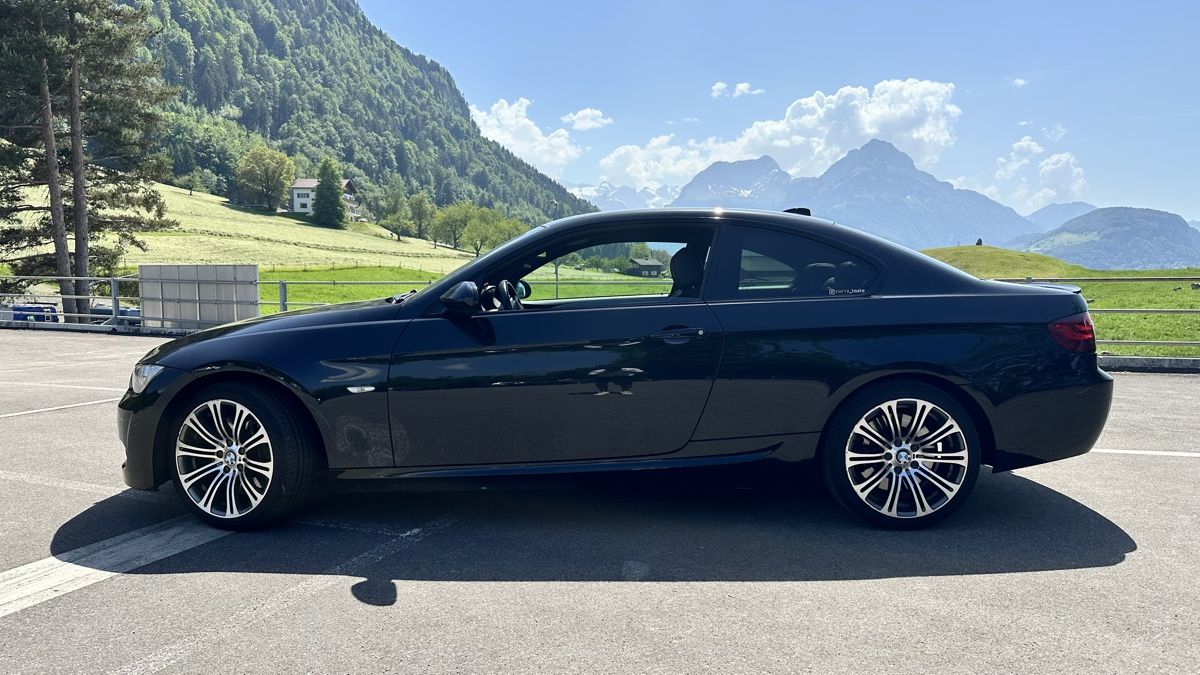 BMW Autos: BMW 335 xi E92 WENIG KM – Gebraucht aus Morschach von Alax07 1