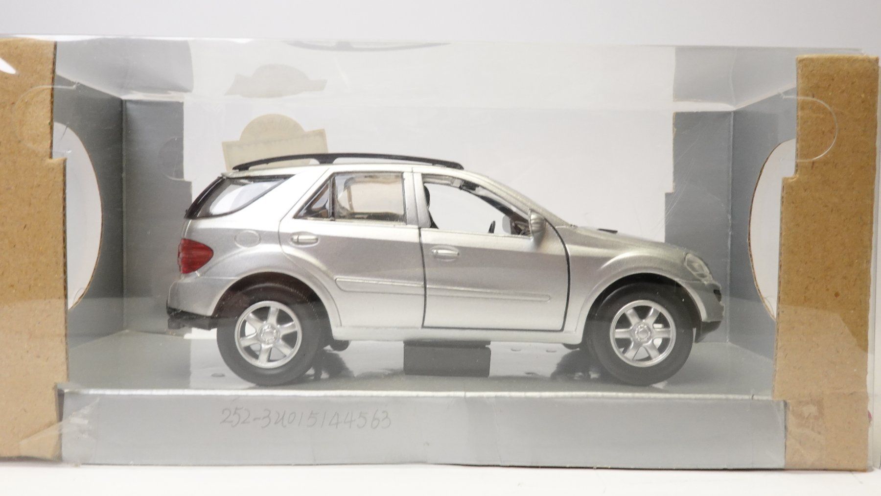Modellautos: e54 1/ 32 NewRay Mercedes M-Class silber – Gebraucht aus Thun von evinka_gmbh 3