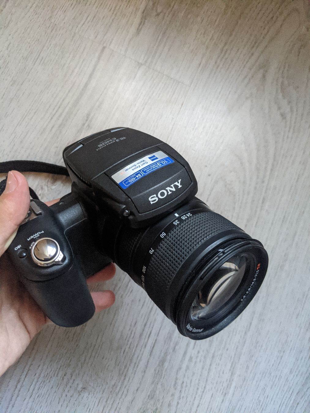 Sony Appareil photo: Sony DSC-R1 Digital camera – D'occasion à Orbe par NorthMost 1