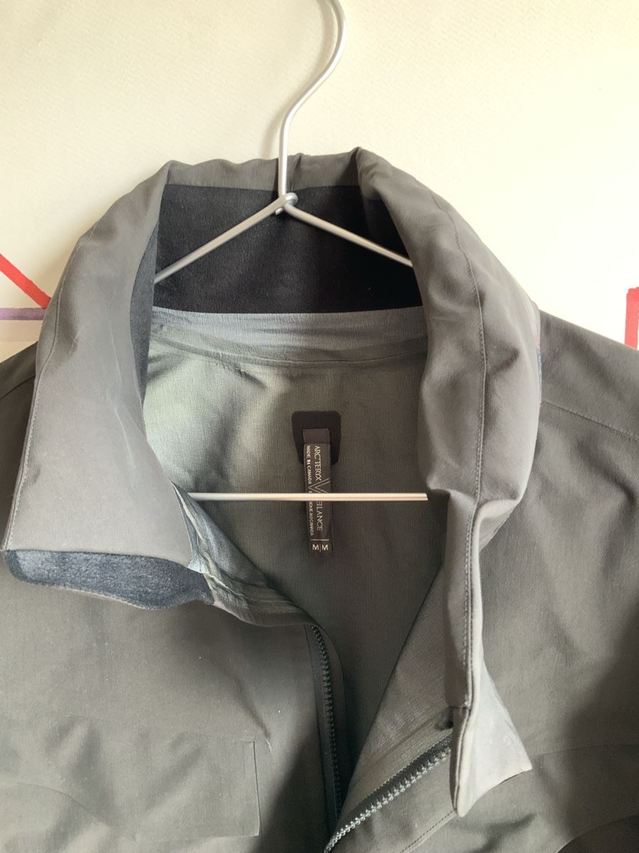 Arcteryx Manteaux: Arc'teryx Veilance Field Jacket – D'occasion à Zürich par leonzo 1