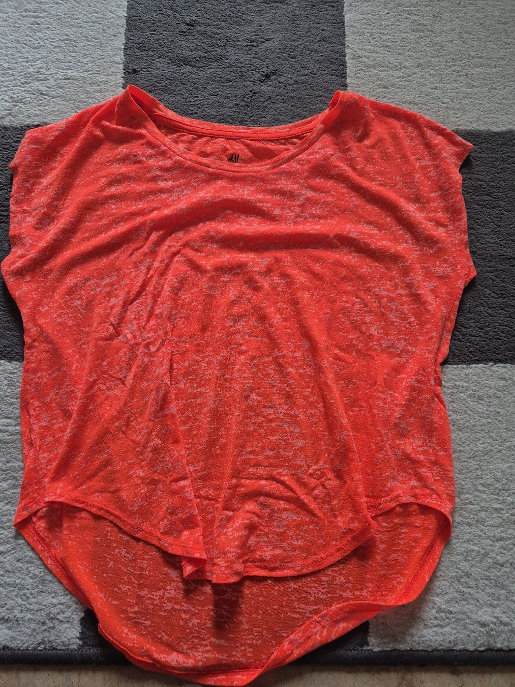 H&M T-shirt: H&M Sport Shirt – Nuovo (secondo la descrizione) da Aesch BL venduto da sar_j59l