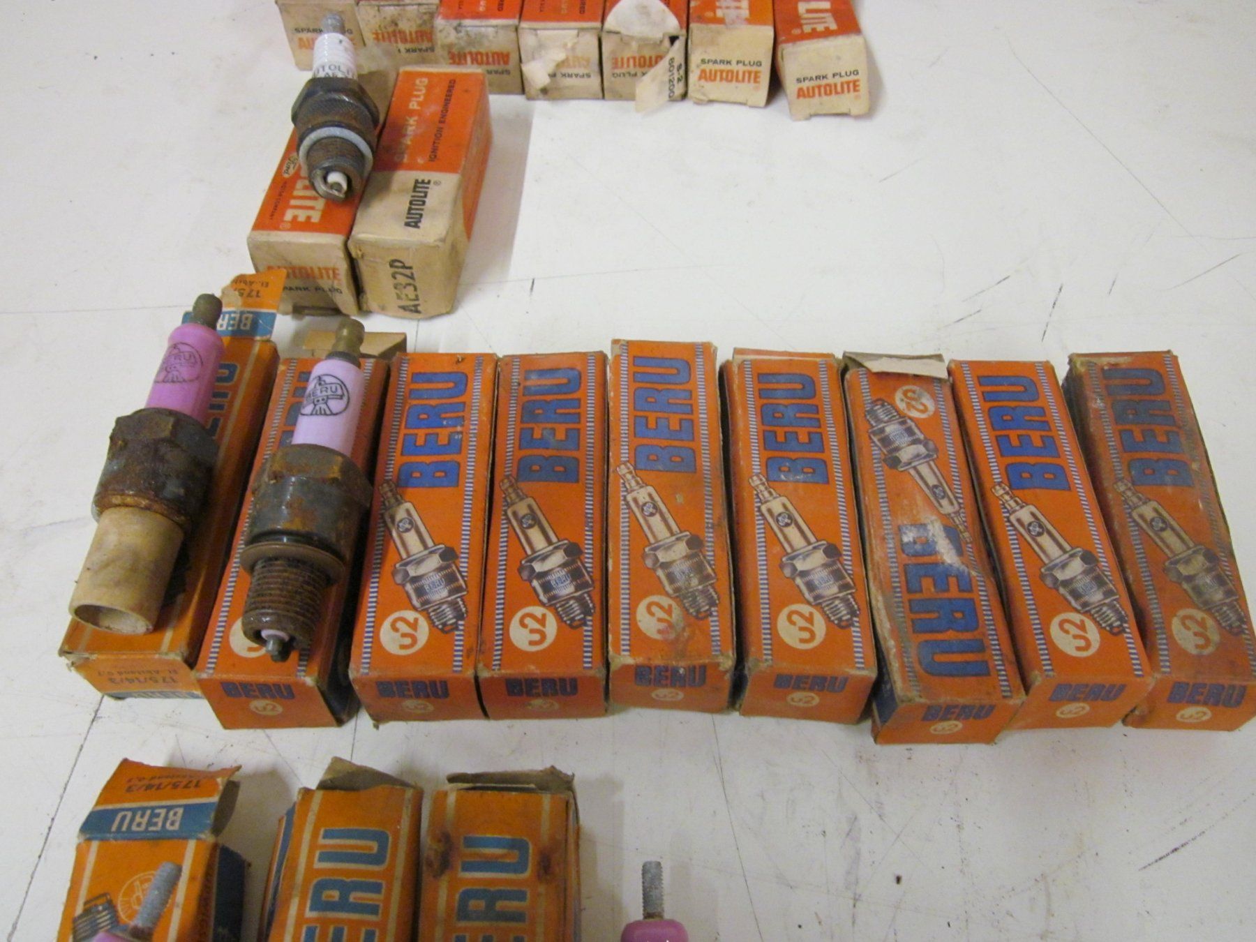 Tutti pezzi di ricambio auto: Antik Sparkplug Bougie Lodge Beru Vintage Auto Oldtimer – Usato da Grand-lancy venduto da kohler333 4