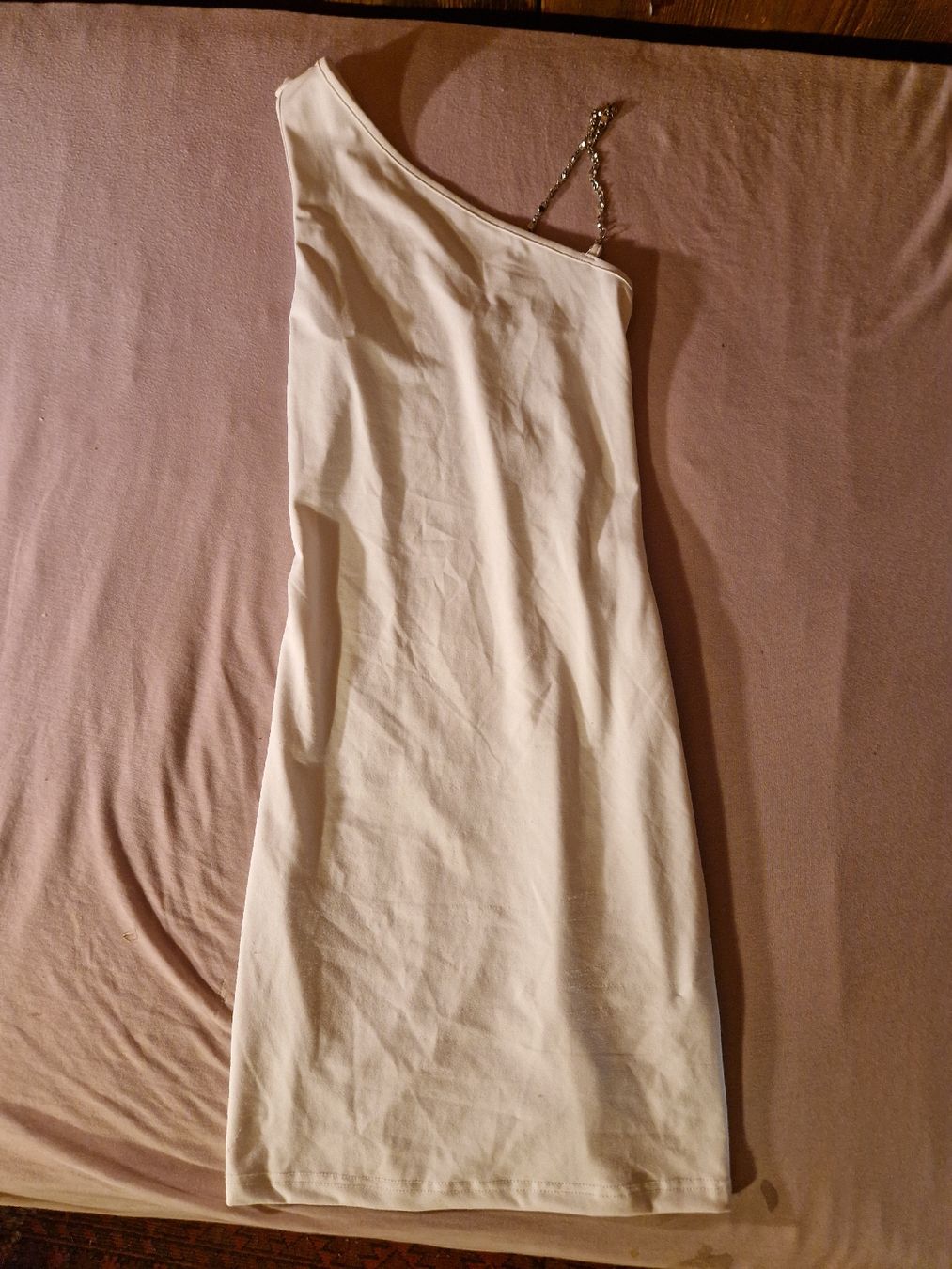 Shein Kleider: Kleid weiss mit Kette Grösse S – Gebraucht aus Luthern von Ricolinchen