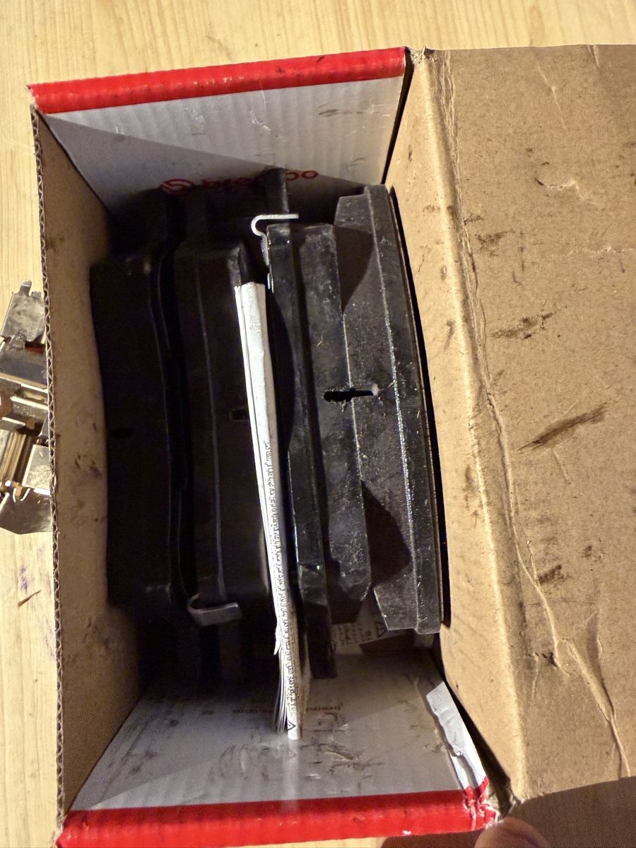 Brembo Tutti pezzi di ricambio auto: Brembo Bremsklötze P30 073 – Usato da Schwanden GL venduto da Lex95 1
