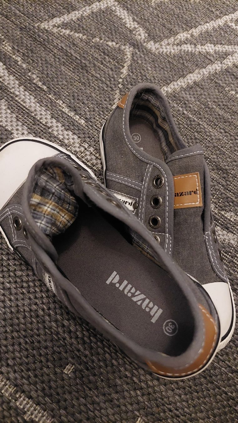 Scarpe per ragazzi: Kinder Freizeitschuhe grau Grösse 30 neu – Nuovo e nell'imballaggio originale da Egolzwil venduto da mobiledeluxe 2