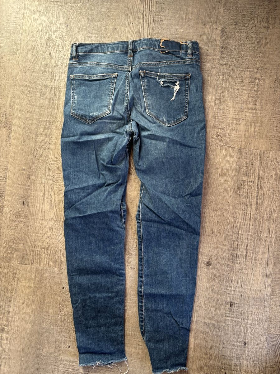Pull&Bear Jeans: Pull&Bear Ripped Hose Gr. 36 – Usato da Zug venduto da sarah26f 2
