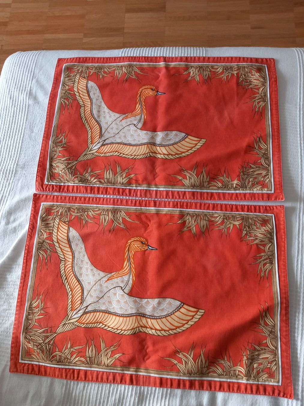 Altra biancheria da tavola: Hermes 4 sets de tables + 4 serviettes – Usato da Le Grand-Saconnex venduto da Rgt87 3
