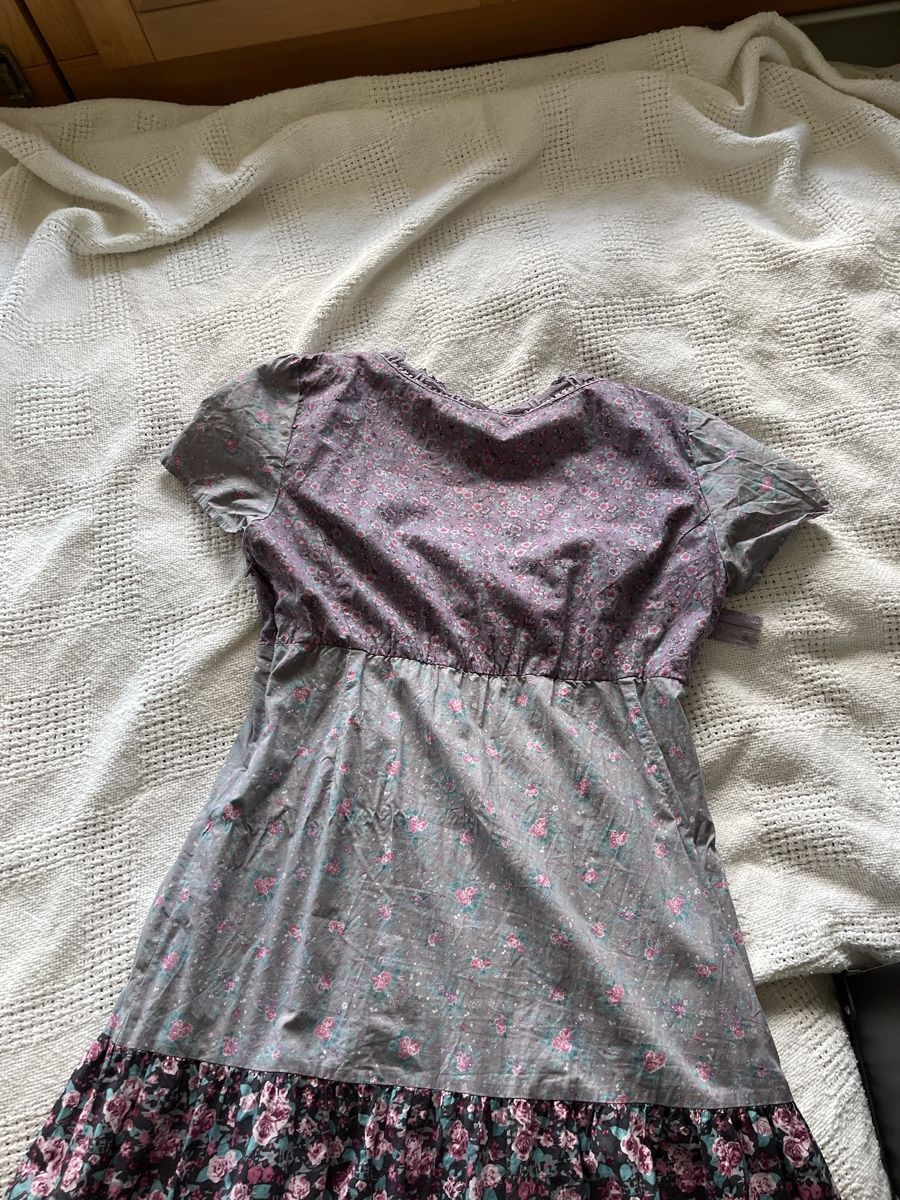 Vestiti: Mittellanges Kleid – Usato da Gondiswil venduto da lor_2rkz 4