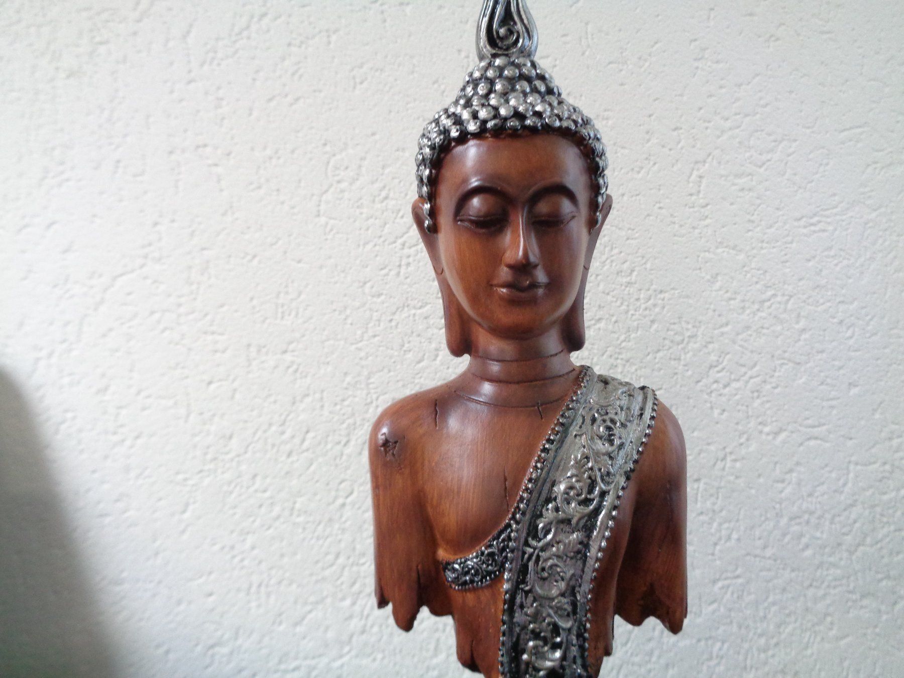 Skulpturen & Statuen: Buddha Statue (34 cm) – Neu und originalverpackt aus Langenbruck von Gumsi 1