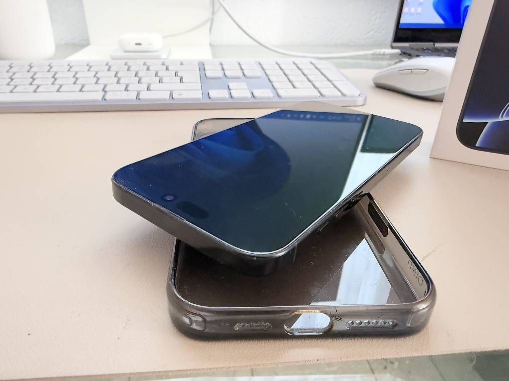 Apple Telefoni cellulari / Smartphones: iPhone 16 Pro Max Schwarz mit 1 TB – Usato da Rubigen venduto da Romeo92 2
