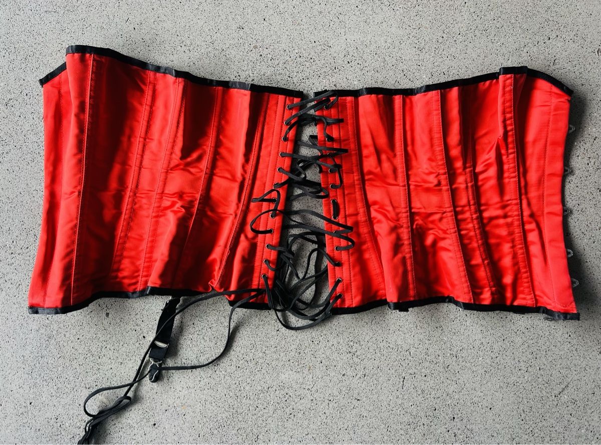 Altra biancheria intima: Korsage, rot schwarz, 80 B – Usato da Richterswil venduto da Solemare47Nicole
