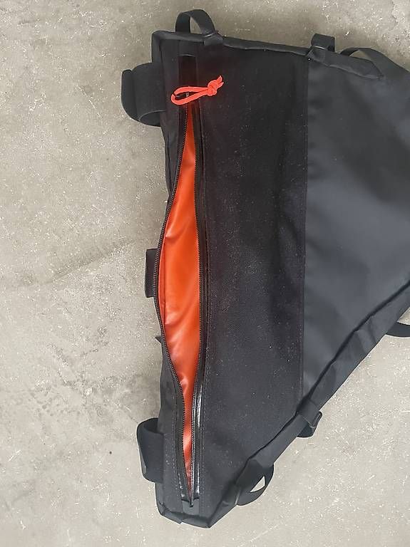 Borse: Restrap Full Frame Bag (9L) – Usato da Uetikon am See venduto da Johanna_A_N 3