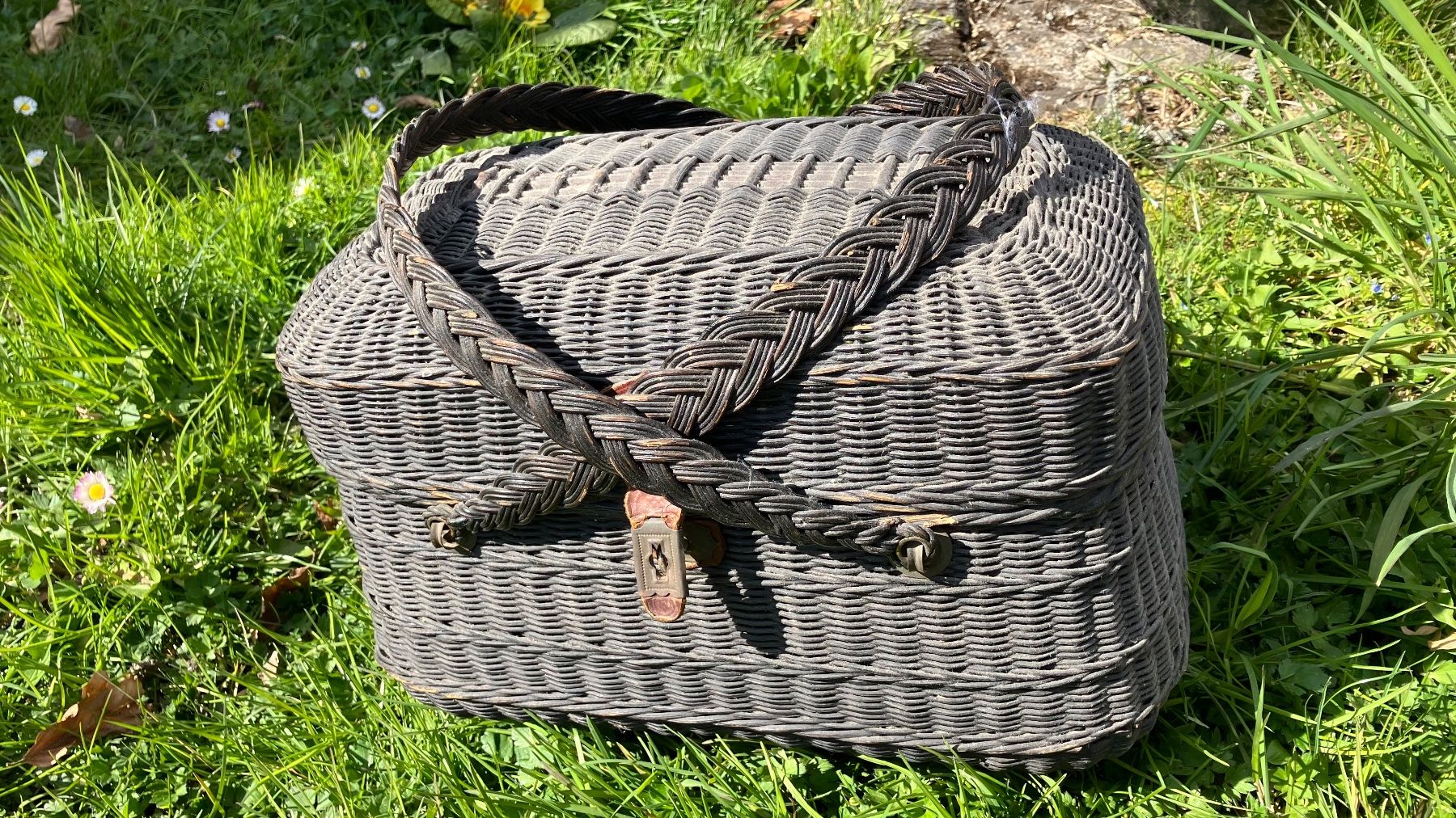 Altro per la casa: antik panier Korb osier 1900  monogramme BVC – Usato da St-Cierges venduto da LeRegain 1