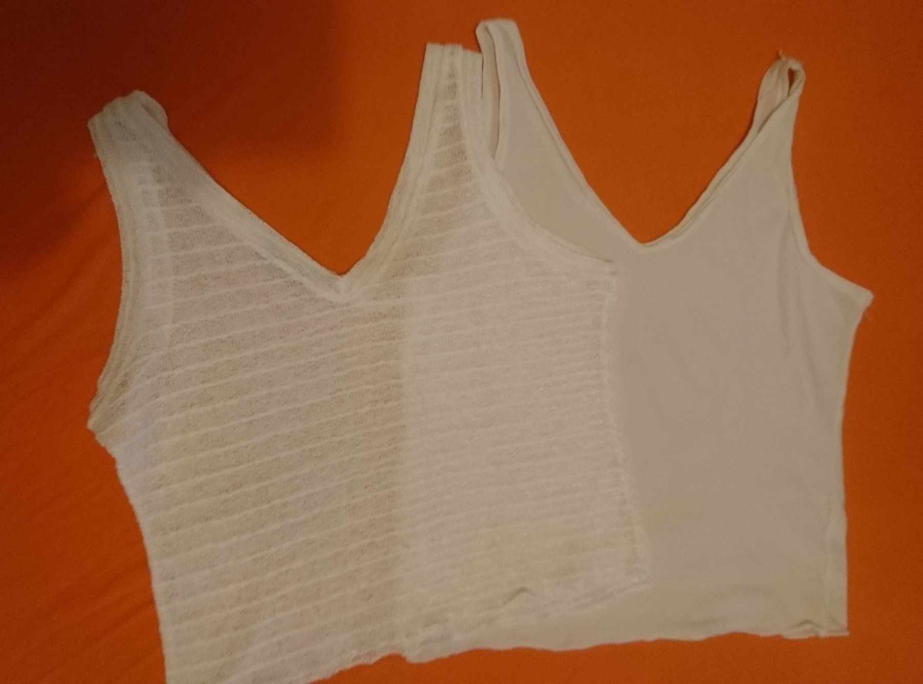 Top: Weisses kurzes Top Sommer-Look, Gr. S – Usato da Schüpfen venduto da ardiphne