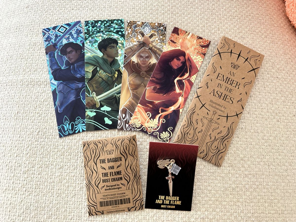 Libri: Fairyloot August 2026  – Nuovo e nell'imballaggio originale da Toffen venduto da Yulieboo 6