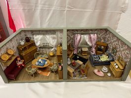antike Puppenstube mit 60 Teile, Spielzeug, sehr alt