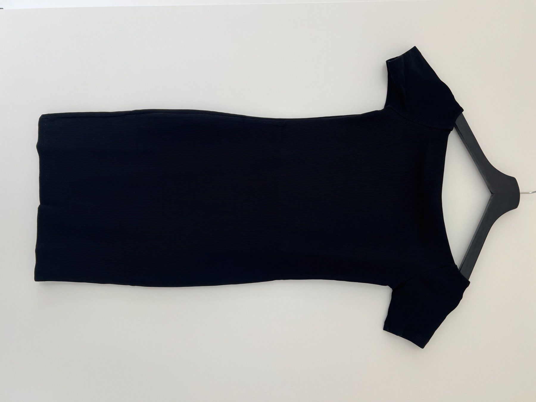 H&M Kleider: Mini-robe moulante H&M – Gebraucht aus Zürich von mps_9cp7 3