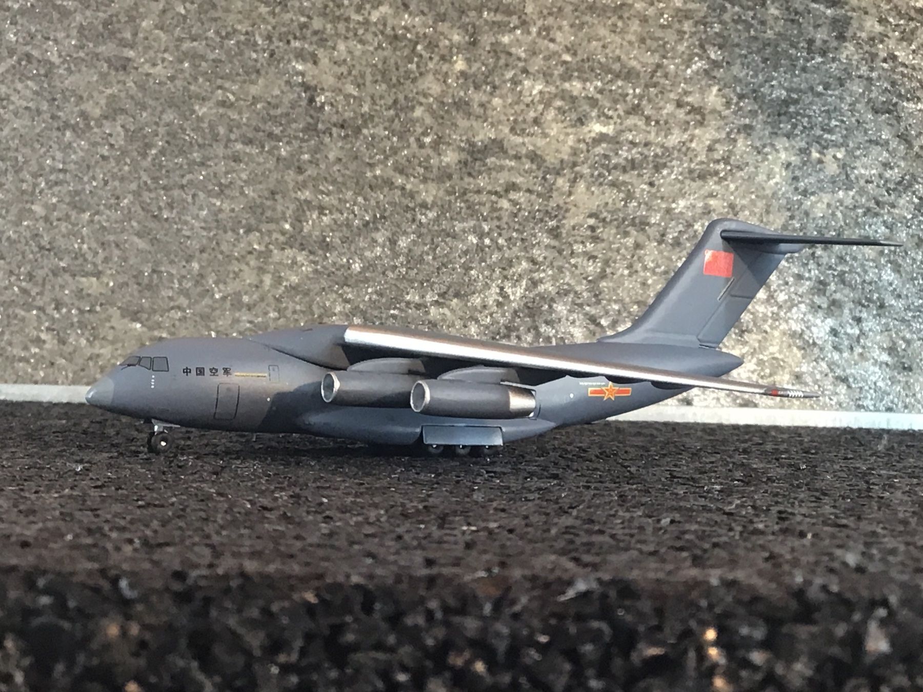 Kit di modellismo & Modellini statici: KUNPENG Y-20 1:400 – Usato da Männedorf venduto da Spezial-Modelle