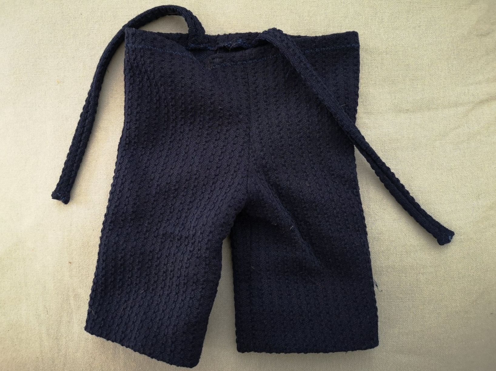 Bambole: Von Hand genähte blaue Hose – Usato da Liestal venduto da Gitterli01