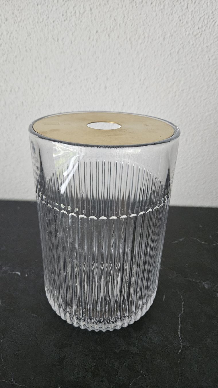 Ikea Vasi & Recipienti: Glasvase mit Metalldeckel (IKEA) – Usato da Baden venduto da rst_ppg7