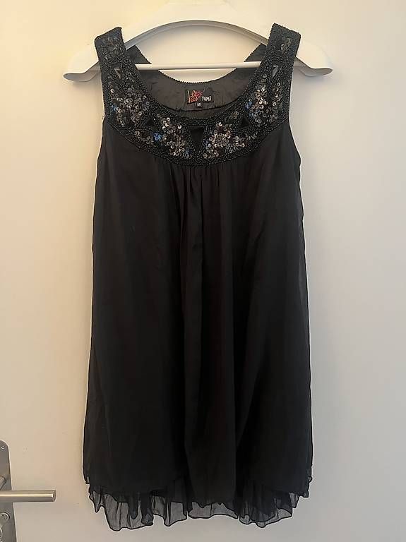 Vestiti: Schwarzes Yumi Kleid – Usato da Zürich venduto da fomaz 1