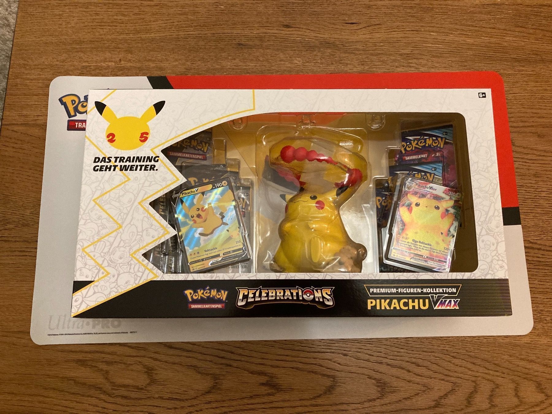Pokémon Cartes à collectionner: Pokemon Celebrations Pikachu Vmax DE – Neuf avec emballage d'origine à Küssnacht am Rigi par Ebikoner