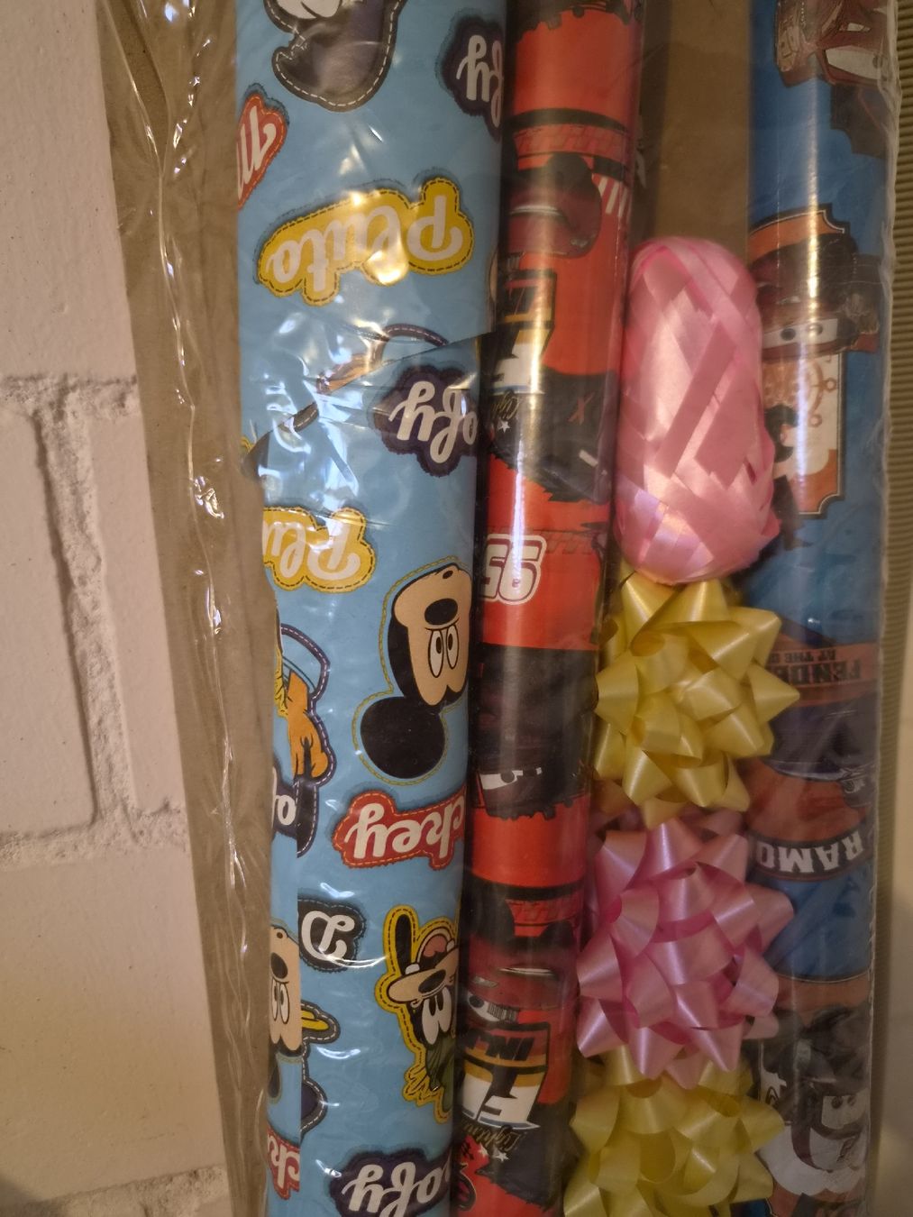 Carta: Disney Geschenkpapier Set mit Schleifen – Nuovo (secondo la descrizione) da St.Gallen venduto da Avena135 2