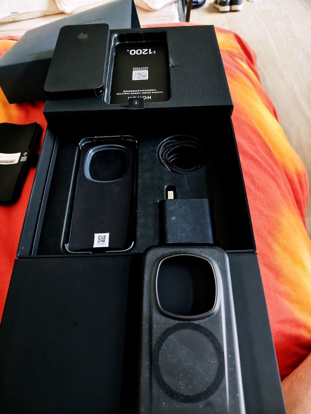 Honor Telefoni cellulari / Smartphones: Honor Magic 8 RSR Porsche design  – Nuovo (secondo la descrizione) da Delémont venduto da rooms2 4