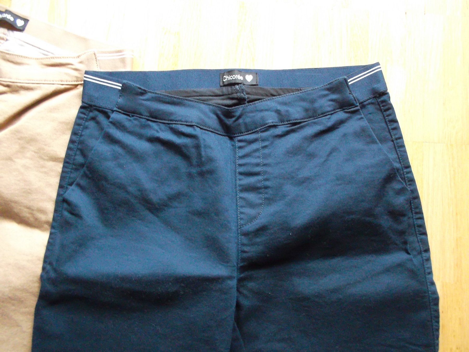 Pantaloni: 3 HOSEN GR. 36/S VON CHICOREE – Nuovo (secondo la descrizione) da Zofingen venduto da Felpa 3