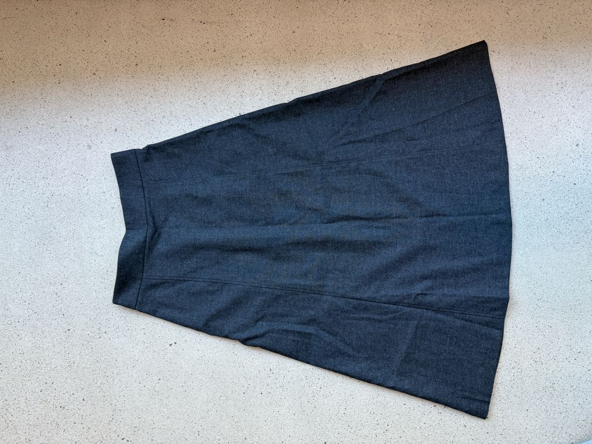 Massimo Dutti Gonne: Massimo Dutti Wool Blend Skirt, Dark Grey, Size EU 38 – Usato da Zürich venduto da aud_jxy9 1