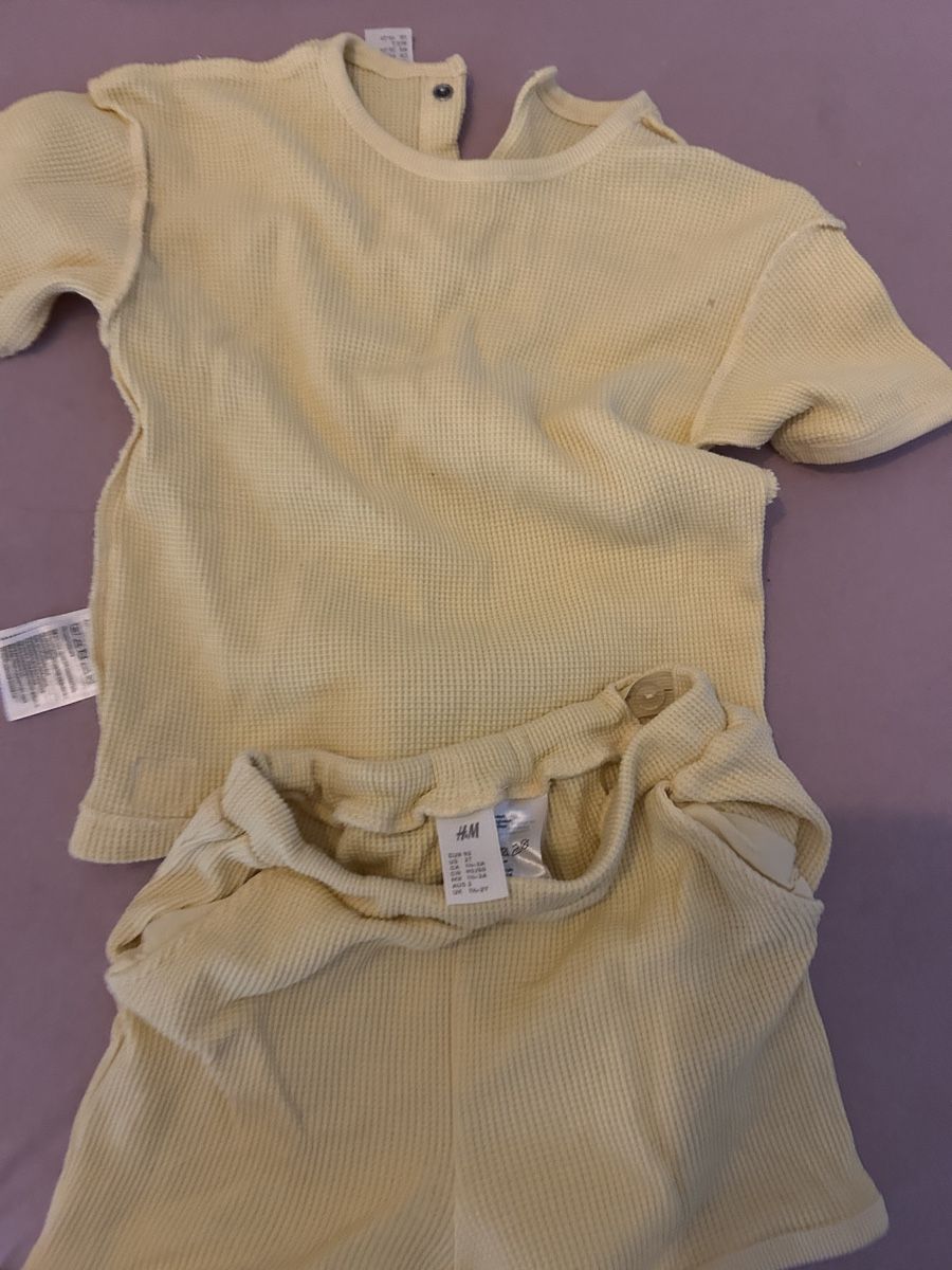H&M Lotti & Set di vestiti: Sommer Set H+M Baby 92 Gelb – Usato da St. Gallen venduto da oli_ryy9