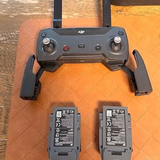 DJI Modellismo RC: Drohne Dji Spark – Usato da Baar venduto da Ensar_Kalender 1