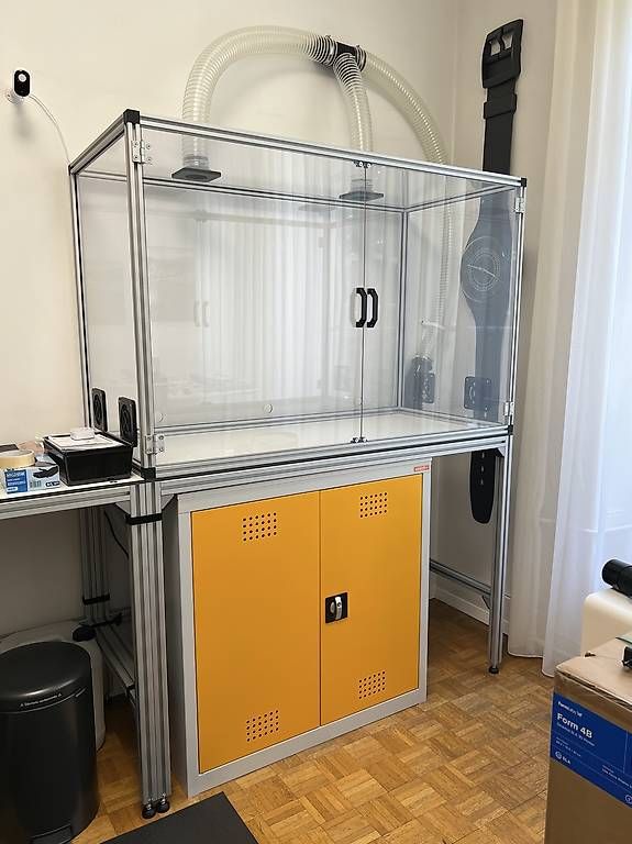 Tutti gli attrezzi: Caisson polycarbonate avec châssis aluminium – Usato da Genève venduto da Edouard.h
