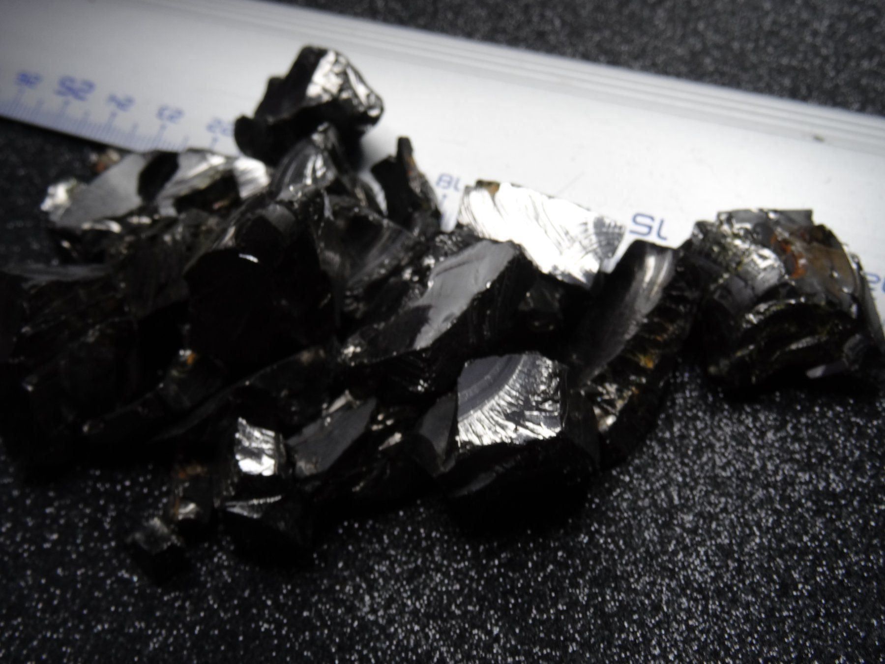 Mineralien & Heilsteine: Edel Schungit    Rohsteine per Gramm – Neu und originalverpackt aus Eschenbach SG von craniums 2