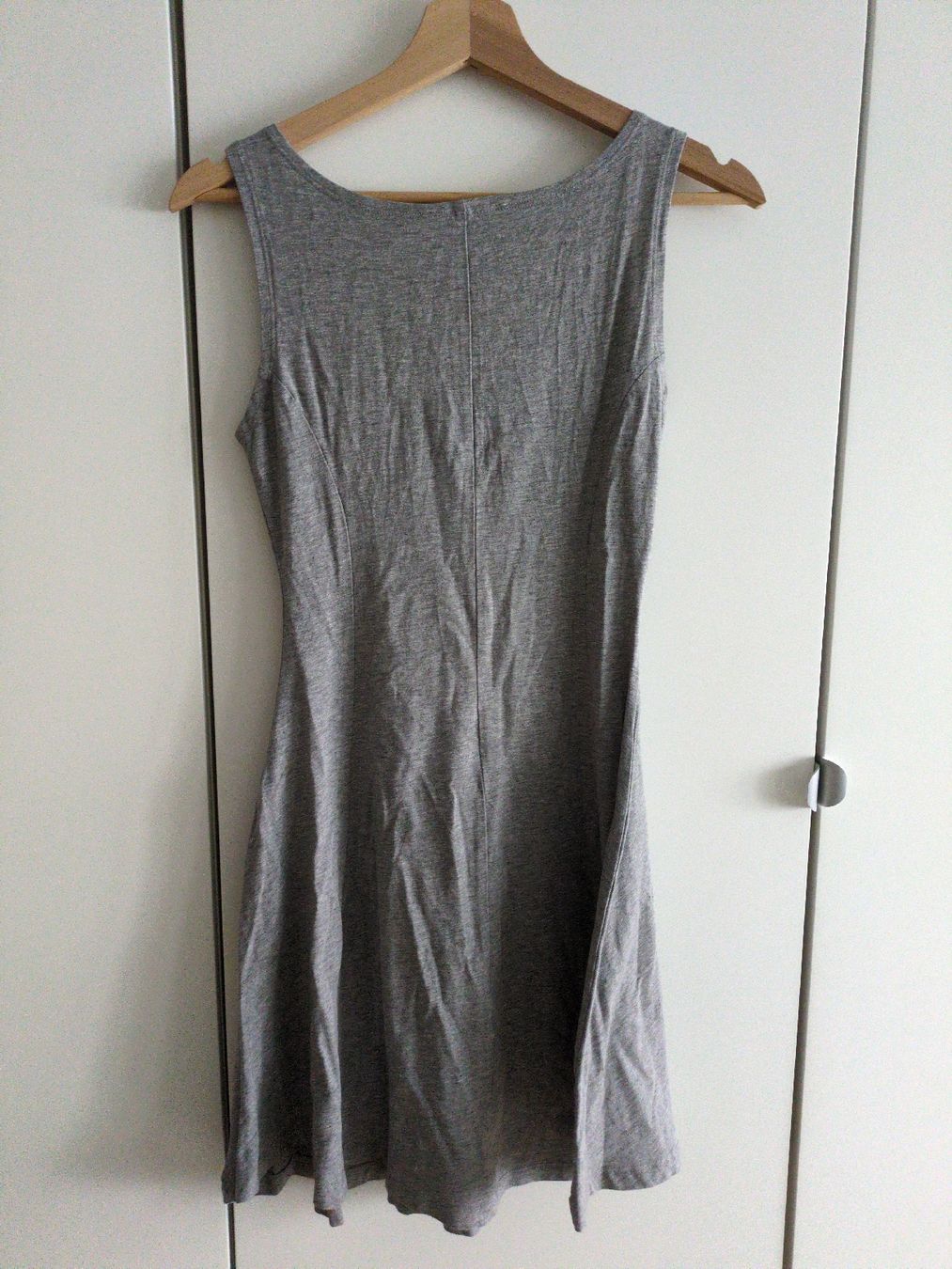 Kleider: Graues Sommerkleid – Gebraucht aus Olten von Lilliane0 1