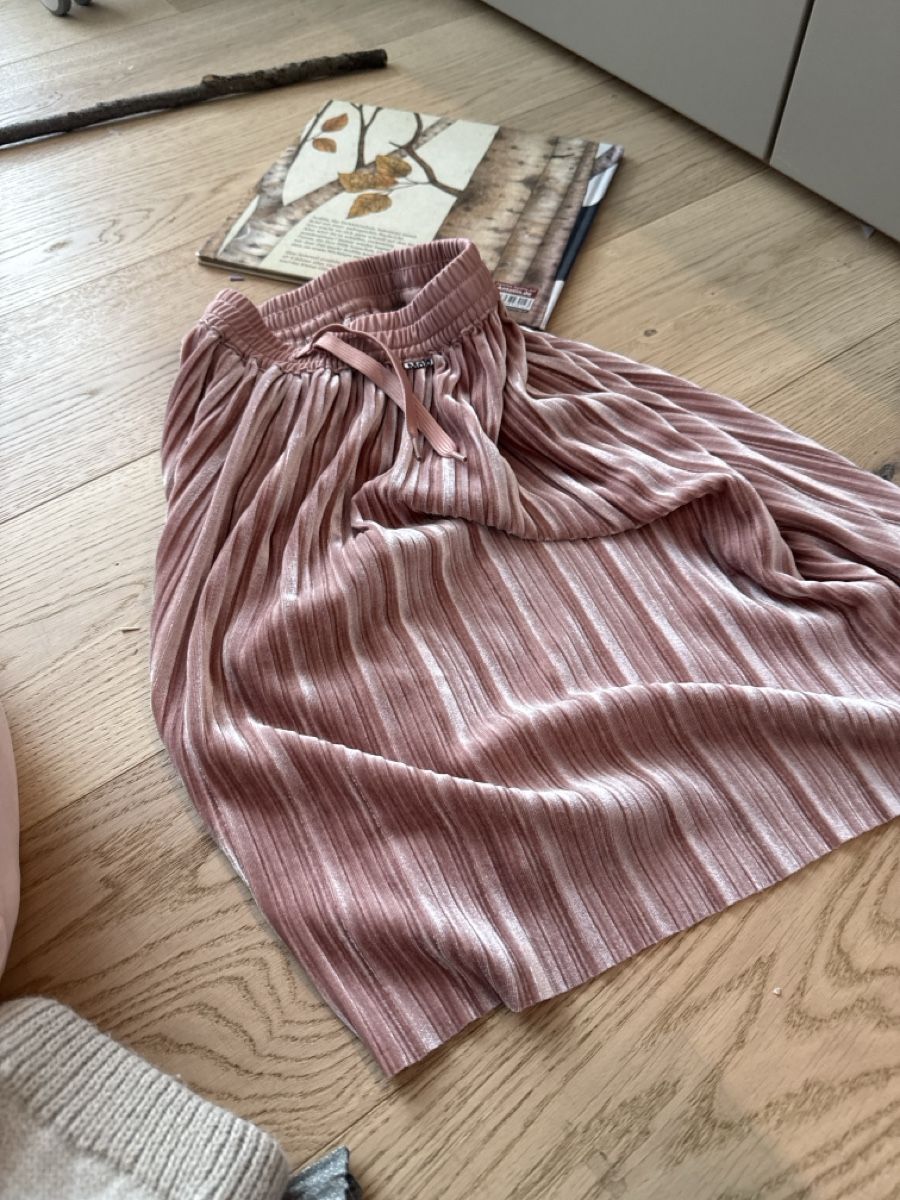 Uniformi: Schöne Hose – Usato da Zürich venduto da liz_c